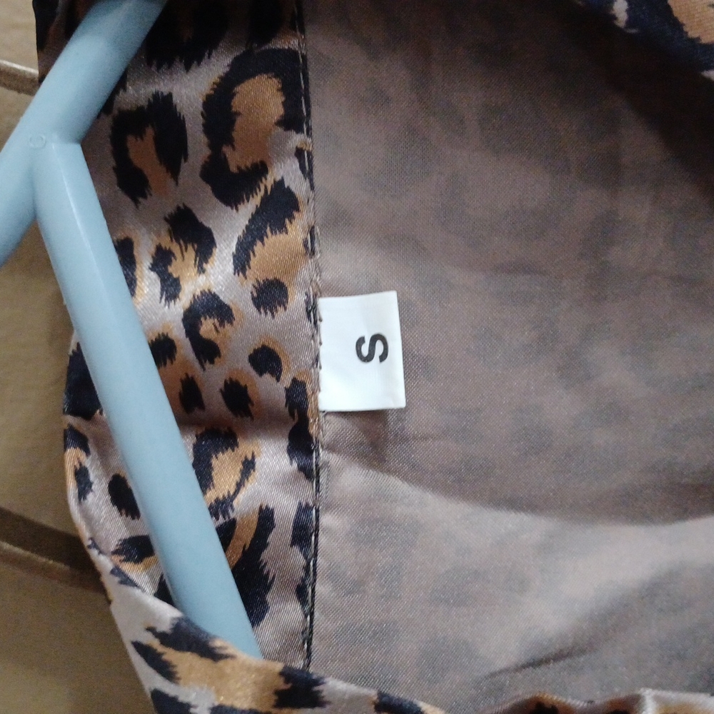 Women's Robe - Picture 4 of 5